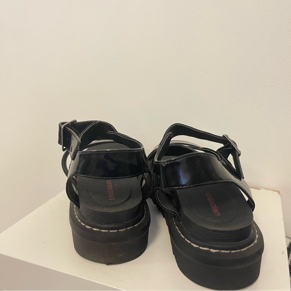 Union Bay | Black Patent Leather Dulce Fisherman Sandal - Picture 7 of 9